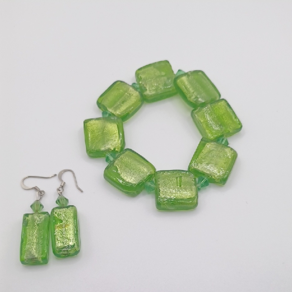 Green Glass Jewelry Set - Picture 1 of 7